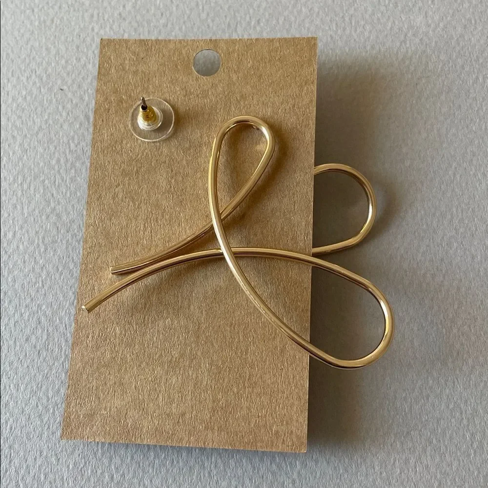 Minimalist Gold Loop N1281